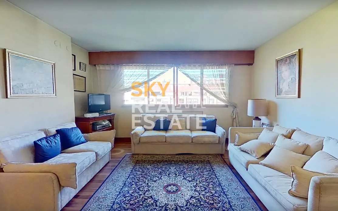 Flat with lift for sale in Calle de Sor Ángela de la Cruz 16