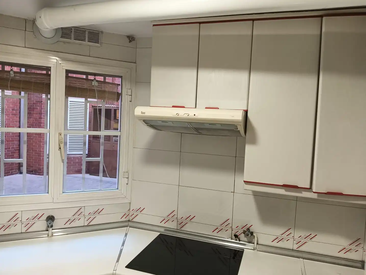 Cocina de Piso en venta en Las Rozas de Madrid con Calefacción, Jardín privado y Piscina comunitaria