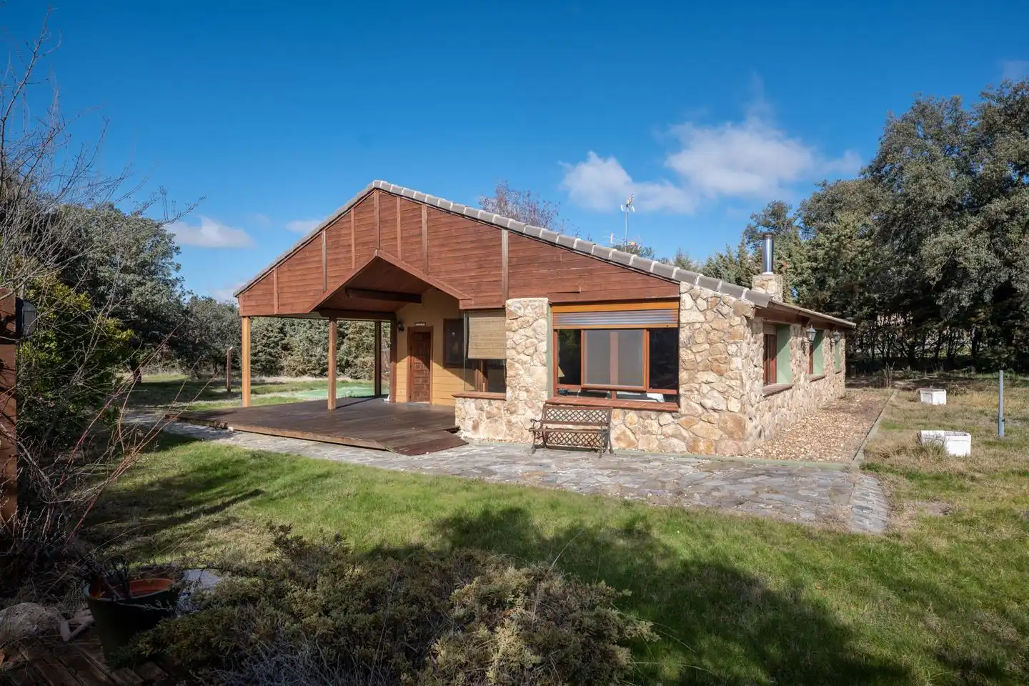 Vista exterior de Casa o xalet en venda en Maello amb Calefacció, Jardí privat i Terrassa