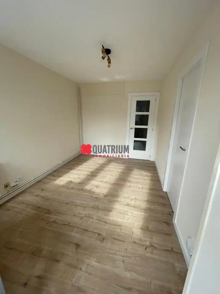 Flat for rent in Avenida de Salamanca, Campus Norte - San Caetano