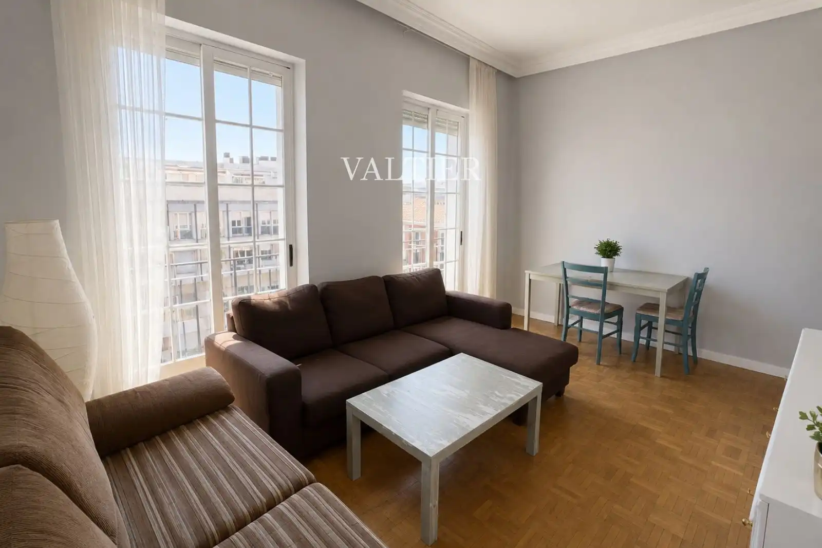 Living room of Flat for rent in Madrid  with Storage room and Furnished