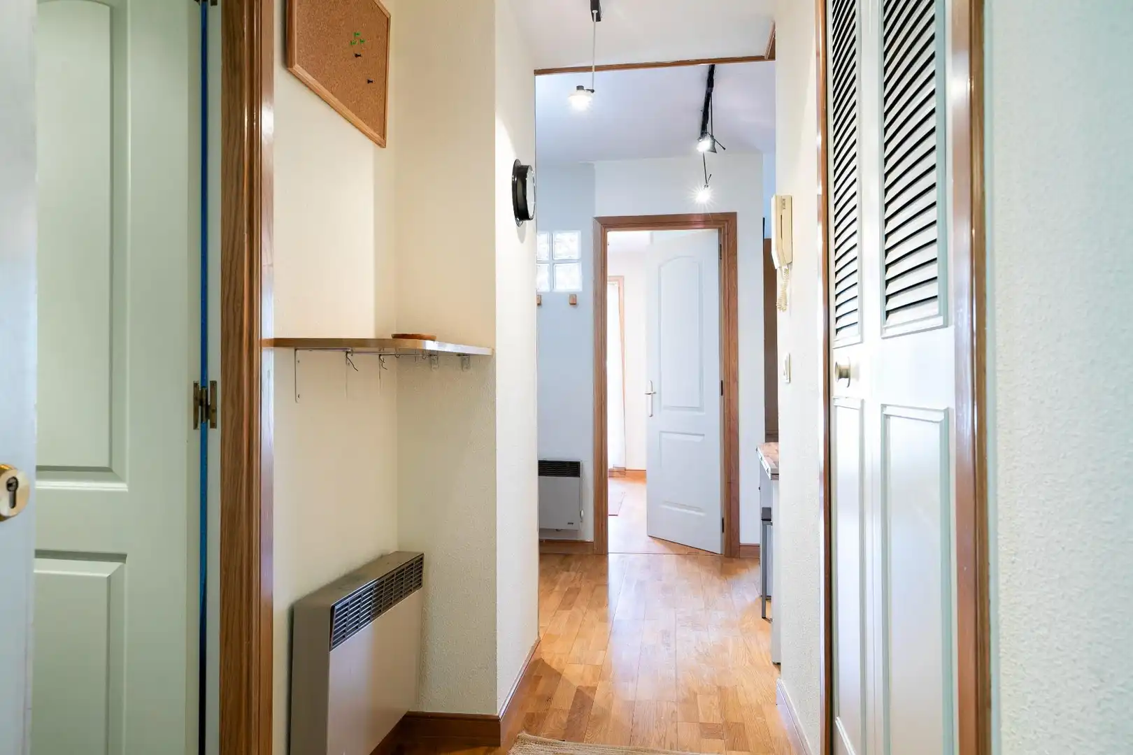 Wohnung zum Verkauf in Aisa mit Heizung, Terrasse und Abstellraum