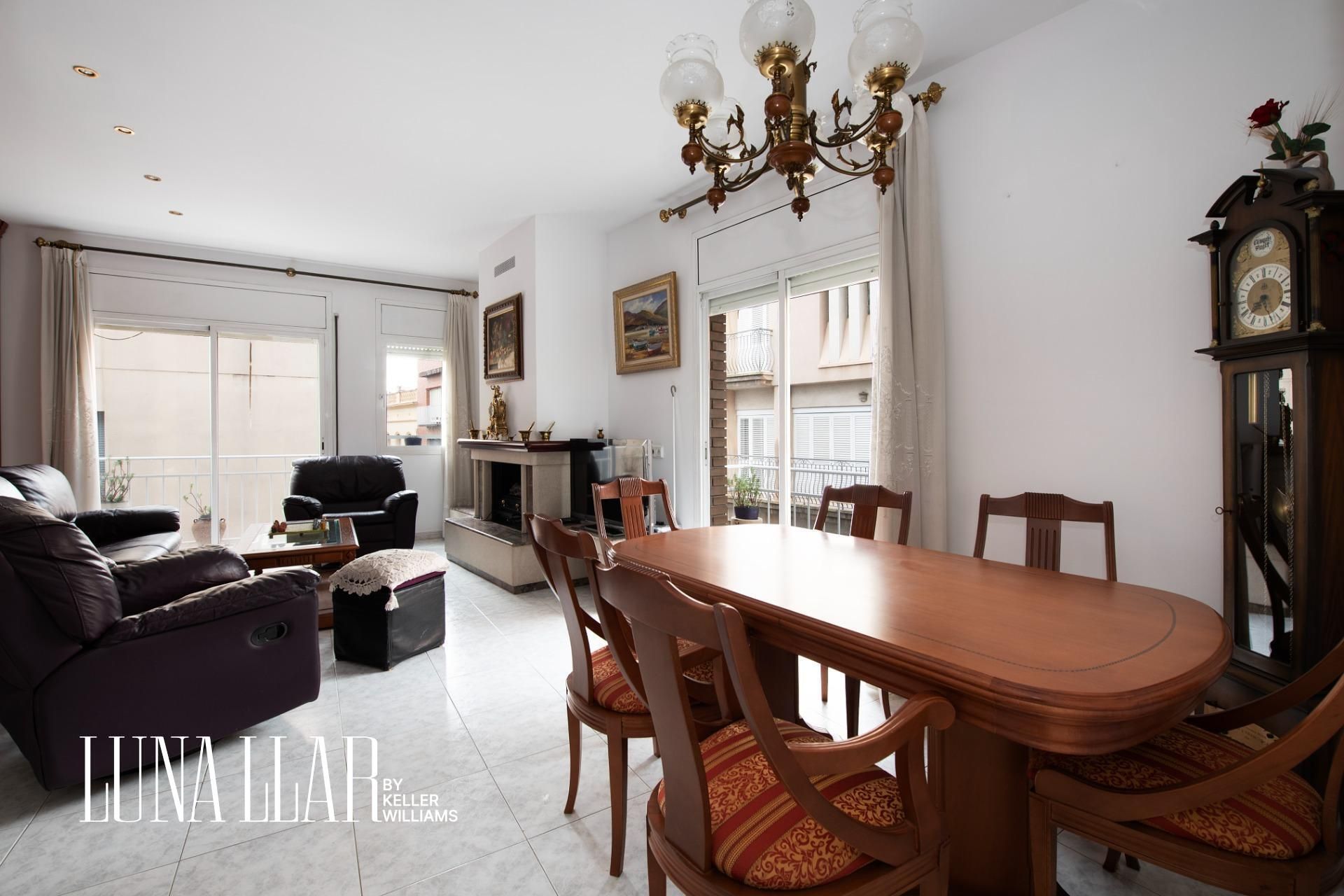 Sala d'estar de Casa adosada en venda en Gavà amb Terrassa