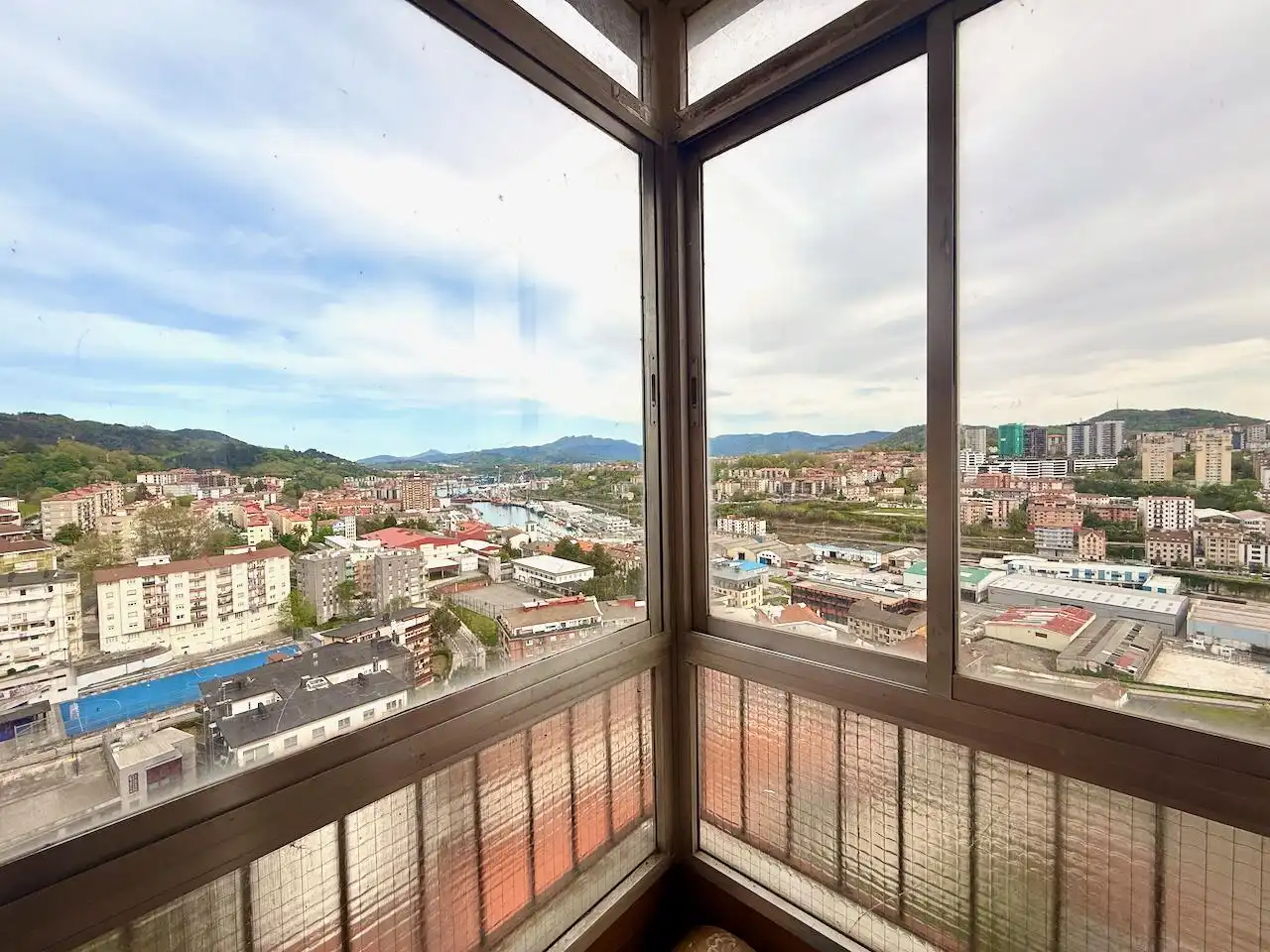Terrassa de Pis en venda en Donostia - San Sebastián  amb Calefacció, Terrassa i Balcó