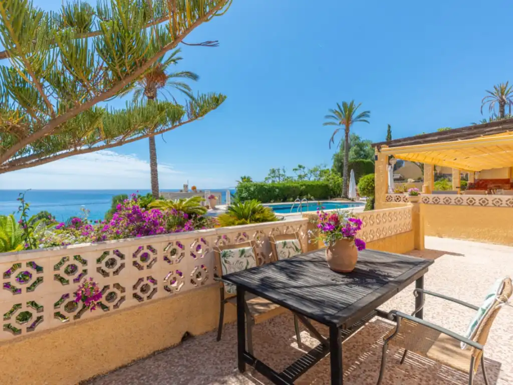 Houses for sale in Avenida Europa, Poble Nou - Montiboli