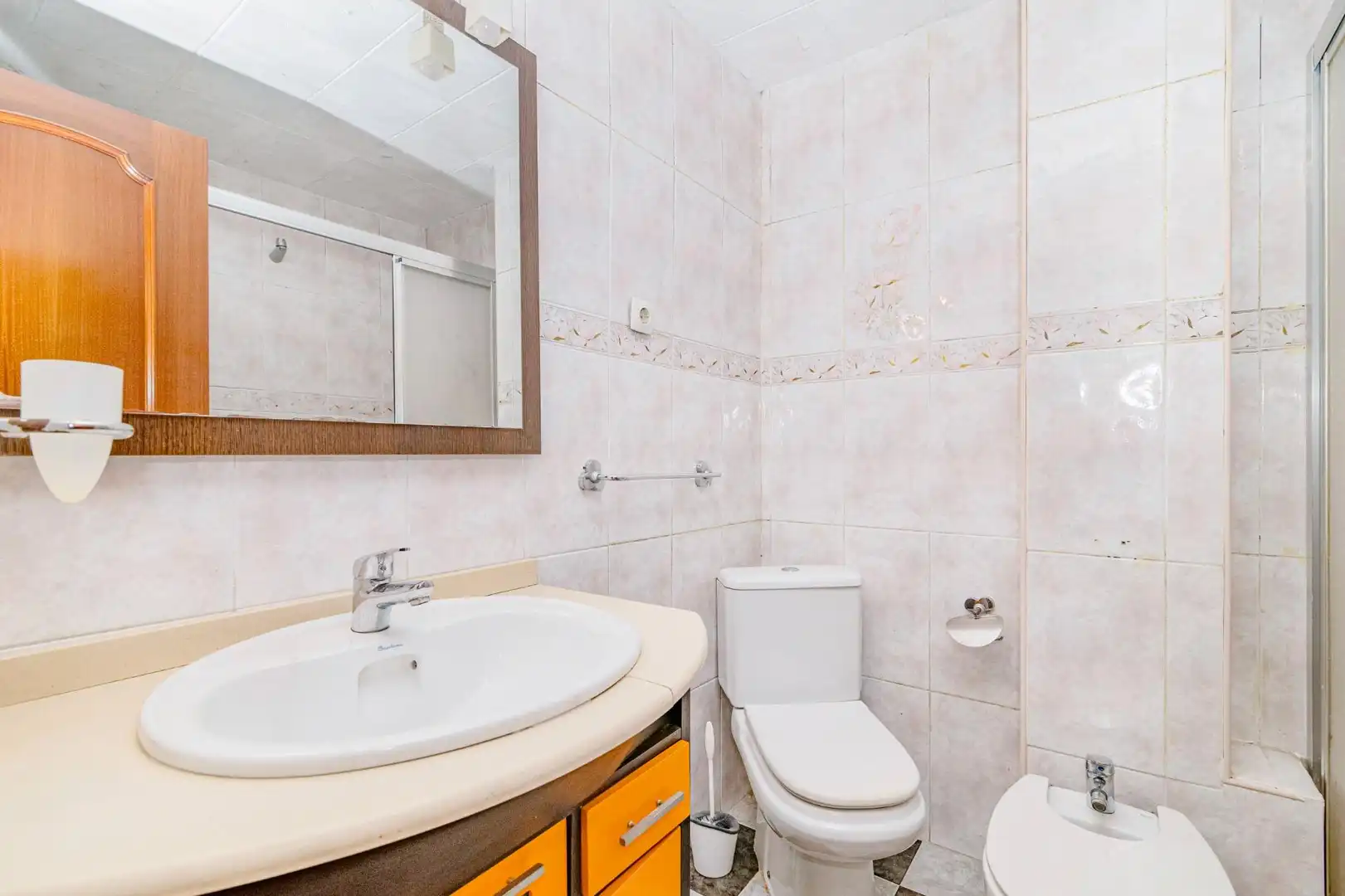 Baño de Piso en venta en Granada con Aire acondicionado y Balcón