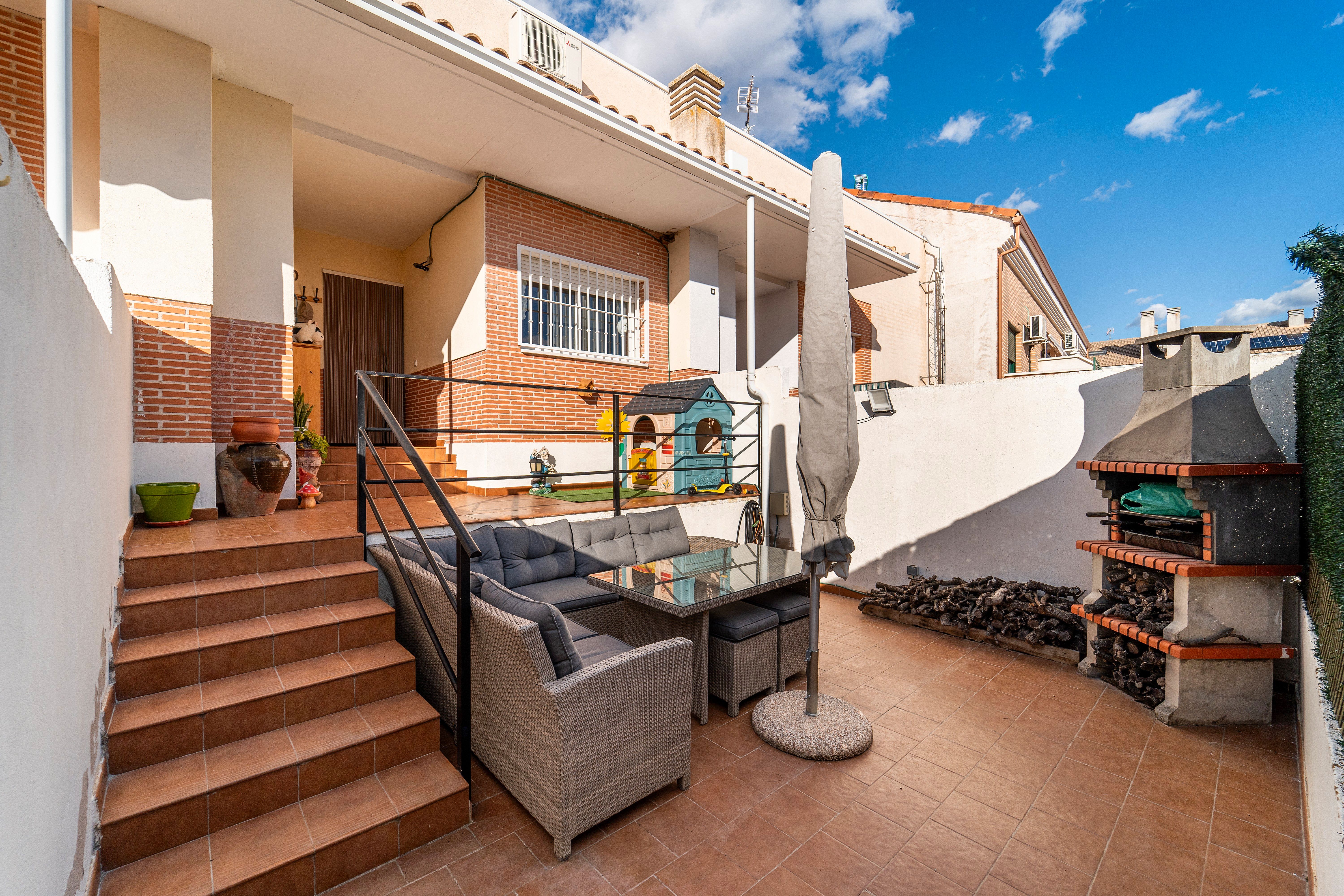 Garden of Single-family semi-detached for sale in Villanueva de Perales  with Air Conditioner, Heating and Terrace