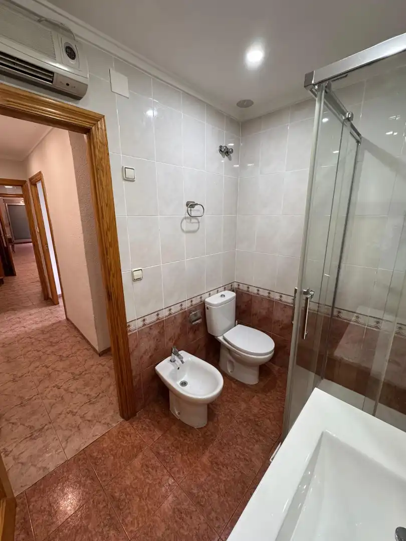 Baño de Piso en venta en Manises con Aire acondicionado, Terraza y Trastero