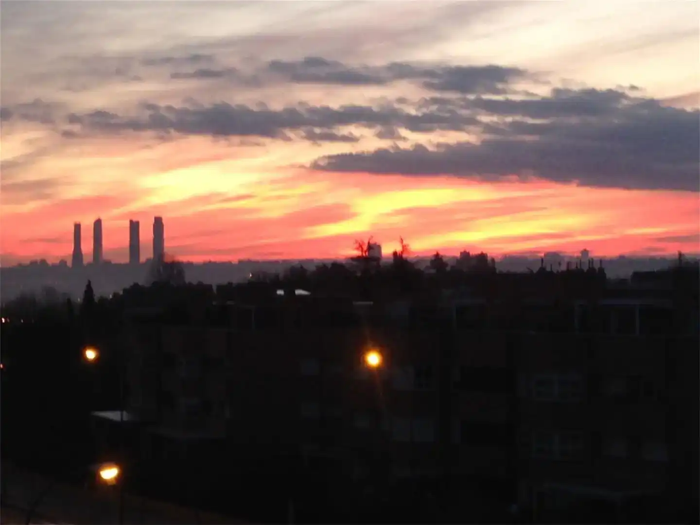 Vista exterior de Dúplex en venta en Madrid con Aire acondicionado y Piscina