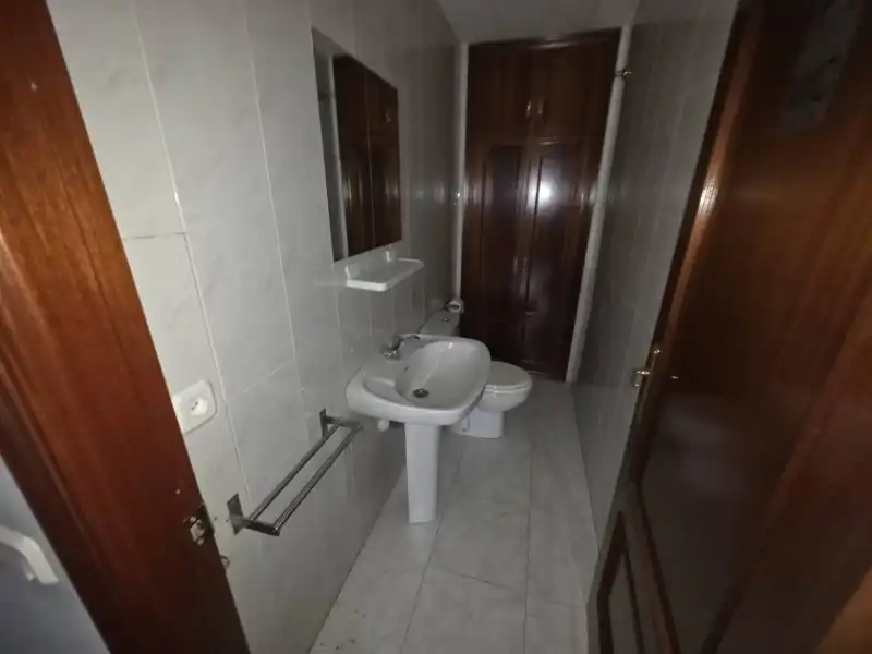 Bathroom of Ground floor for sale in Plasencia  with Air Conditioner, Heating and Private garden