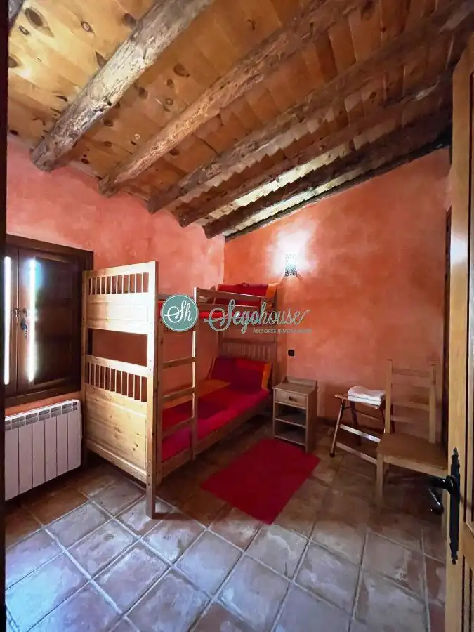 Bedroom of Houses for sale in Adrada de Pirón  with Heating
