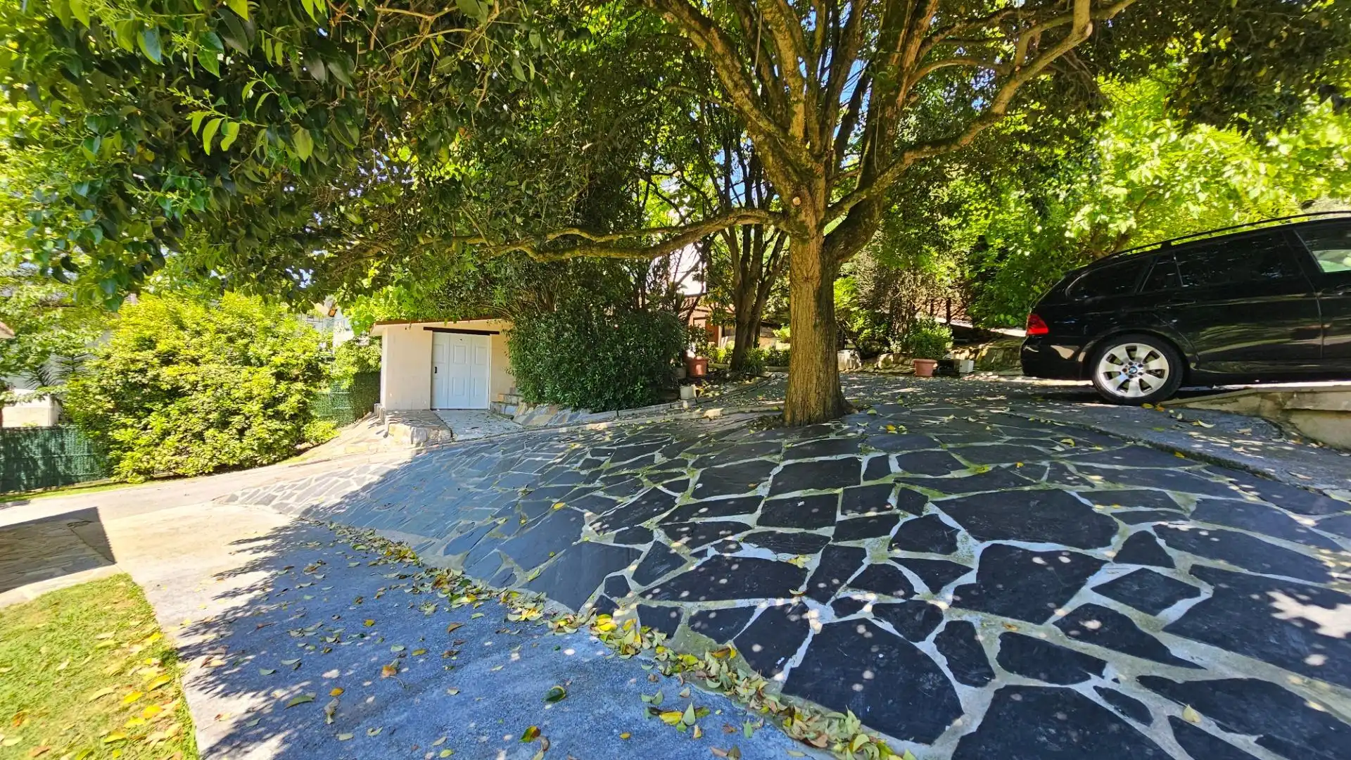 Vista exterior de Casa o xalet en venda en Güeñes amb Aire condicionat, Calefacció i Jardí privat