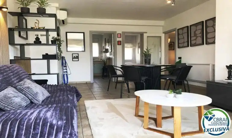 Living room of Flat for sale in Roses  with Heating, Terrace and Swimming Pool