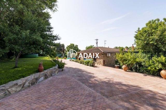 Casa adosada en Venta en Solana Baja en Campus Universitario