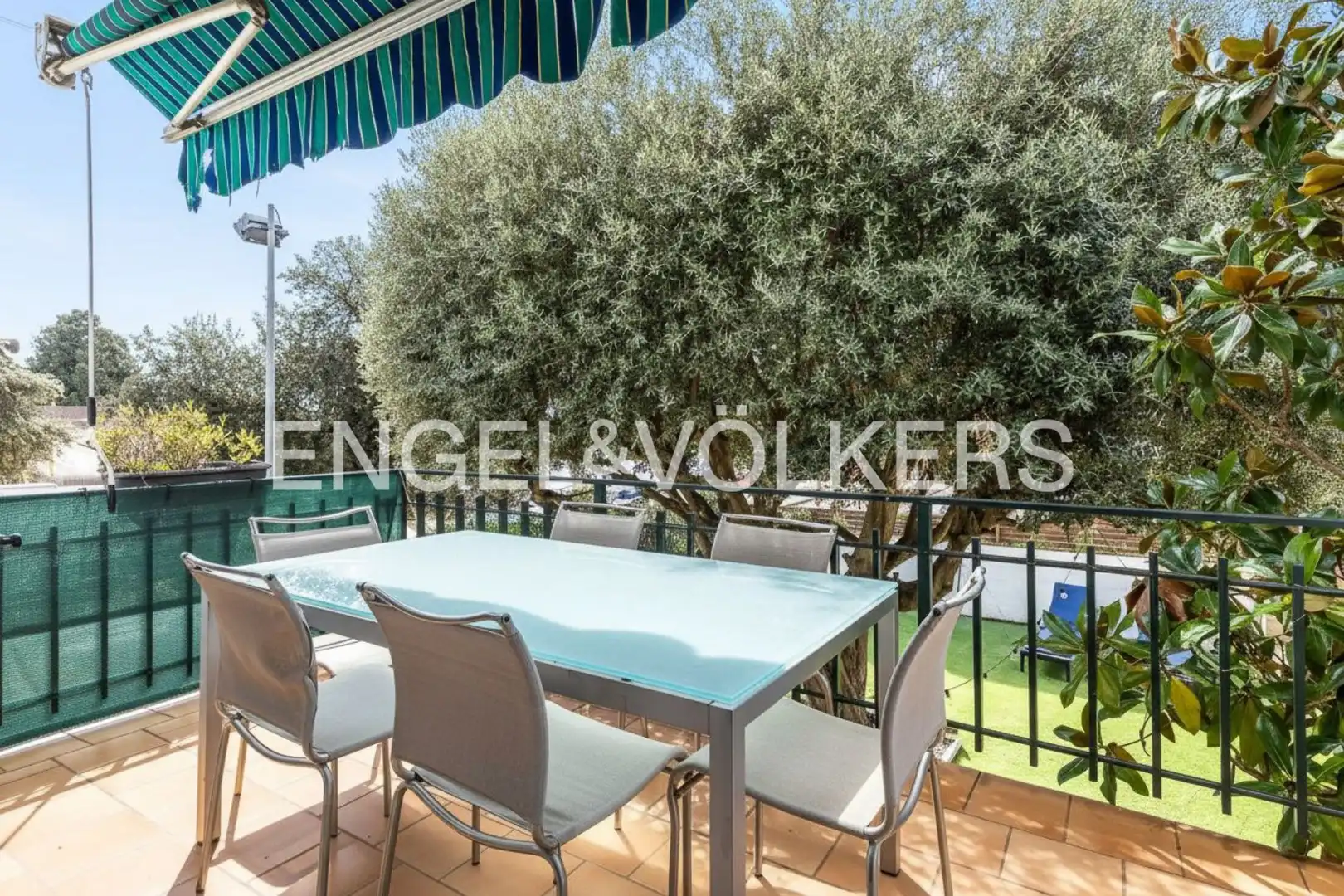Terrassa de Casa adosada en venda en El Masnou amb Calefacció i Jardí privat