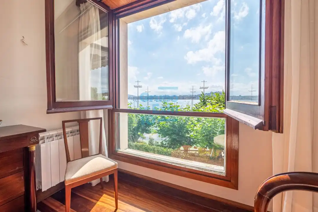 Bedroom of Flat for sale in Donostia - San Sebastián   with Heating, Terrace and Storage room