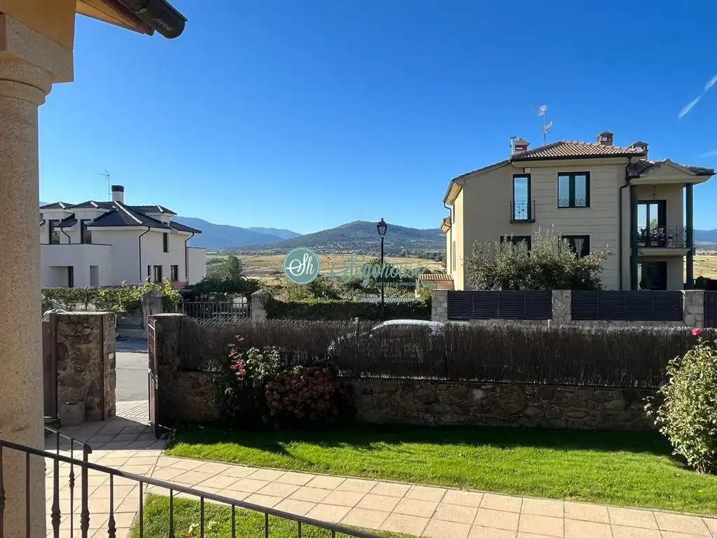 Casa o xalet de lloguer en Palazuelos de Eresma amb Calefacció, Terrassa i Moblat