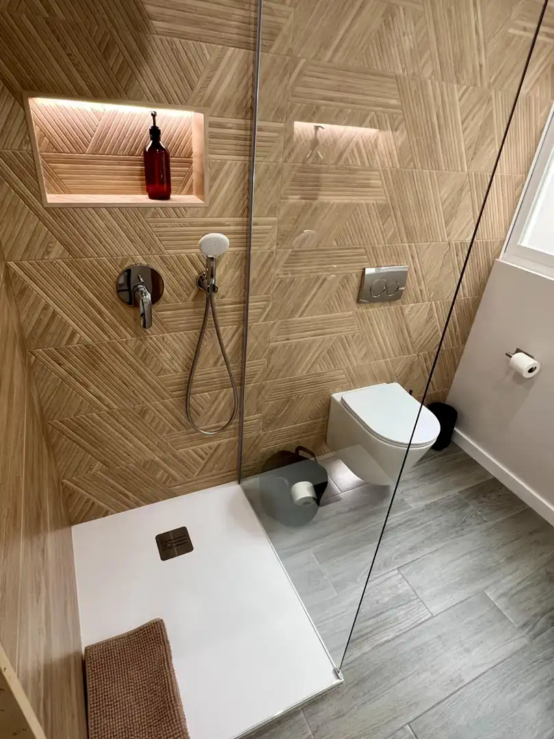Bathroom of Flat for rent in Elche / Elx  with Air Conditioner and Furnished