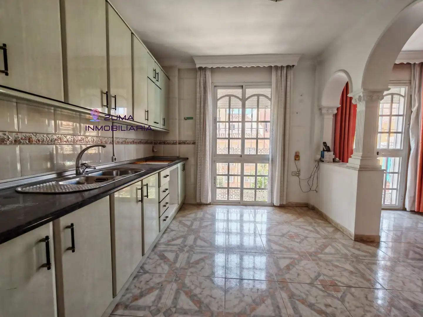 Cuina de Casa o xalet en venda en Málaga amb Aire condicionat, Calefacció i Terrassa