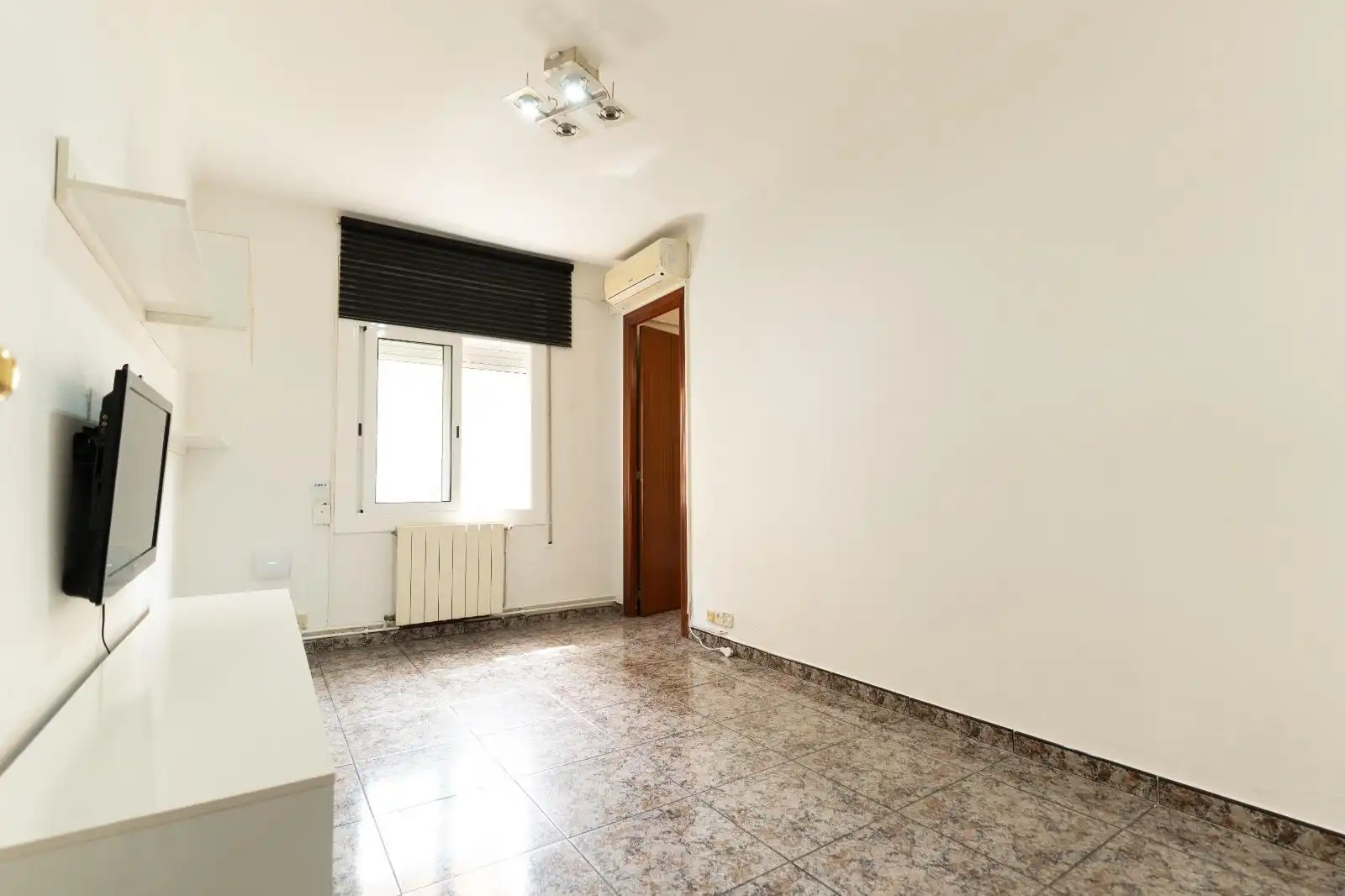 Habitación de Apartamento en venta en L'Hospitalet de Llobregat con Aire acondicionado y Calefacción