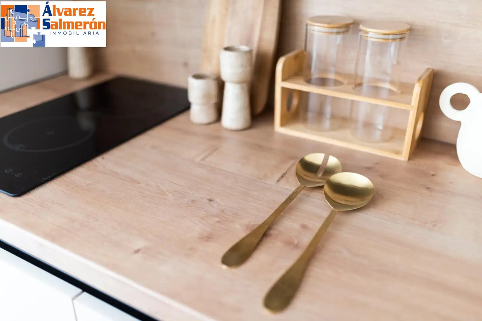 Kitchen of Study for sale in Granada  with Air Conditioner, Heating and Furnished