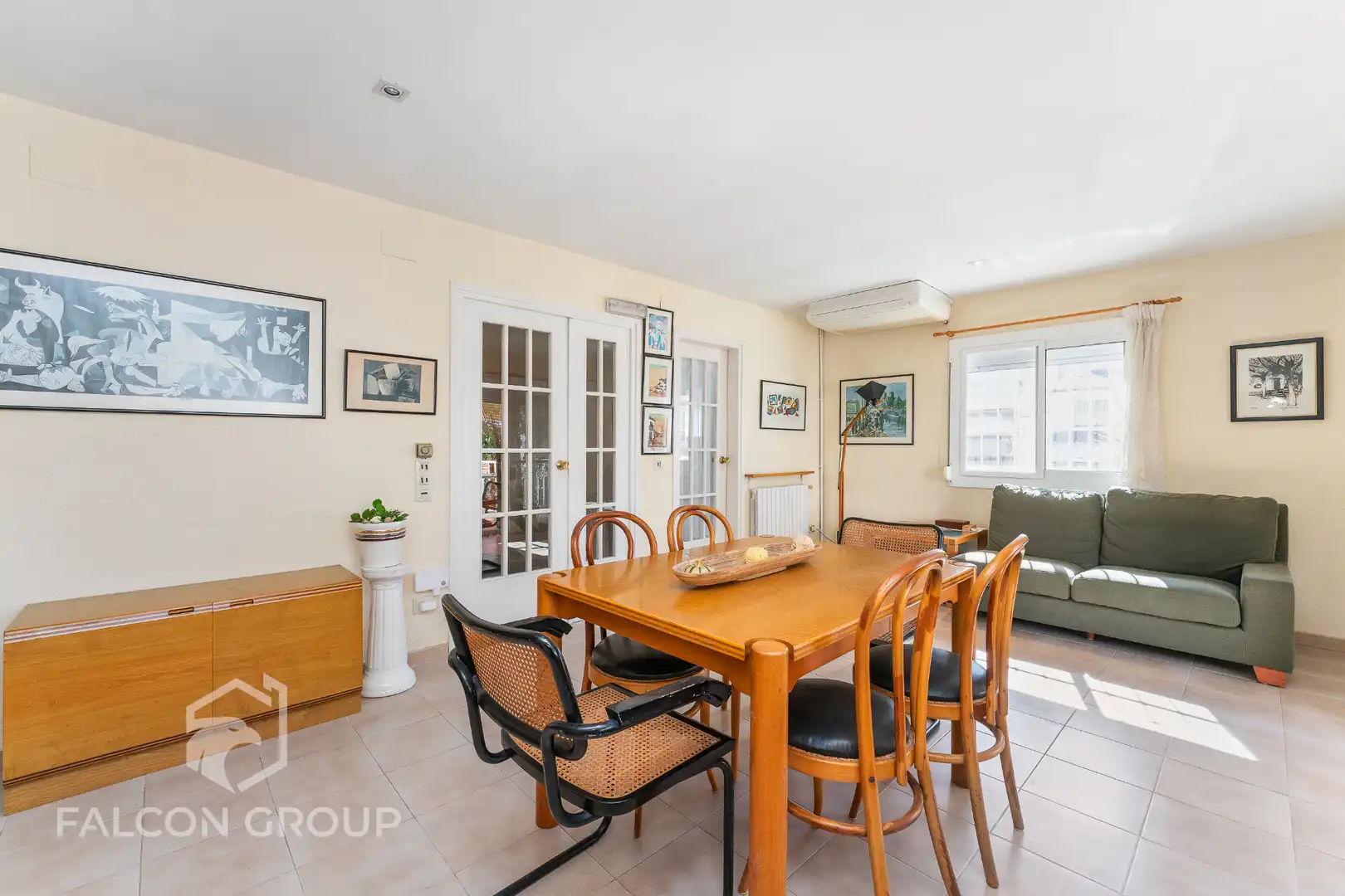 Comedor de Casa o chalet en venta en Cunit con Aire acondicionado, Calefacción y Jardín privado