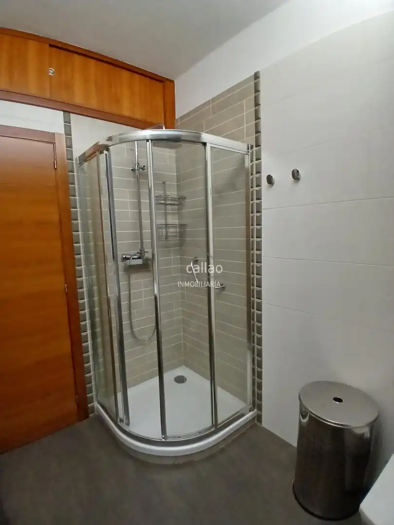 Baño de Piso de alquiler en Ferrol con Calefacción, Parquet y Trastero