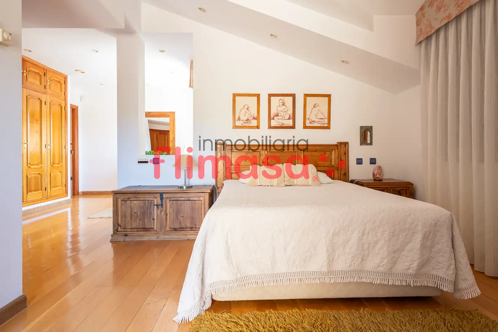 Habitación de Casa o chalet en venta en Villaviciosa de Odón con Aire acondicionado, Calefacción y Jardín privado
