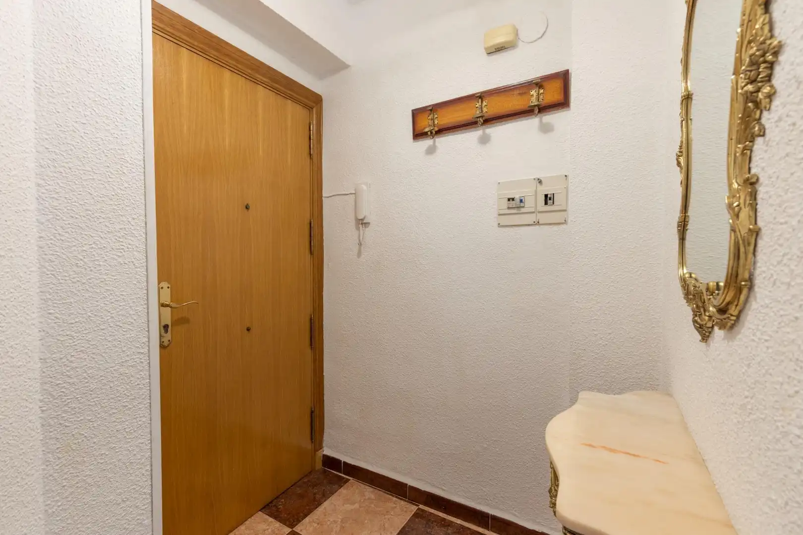 Piso en venta en Granada con Terraza, Amueblado y Balcón