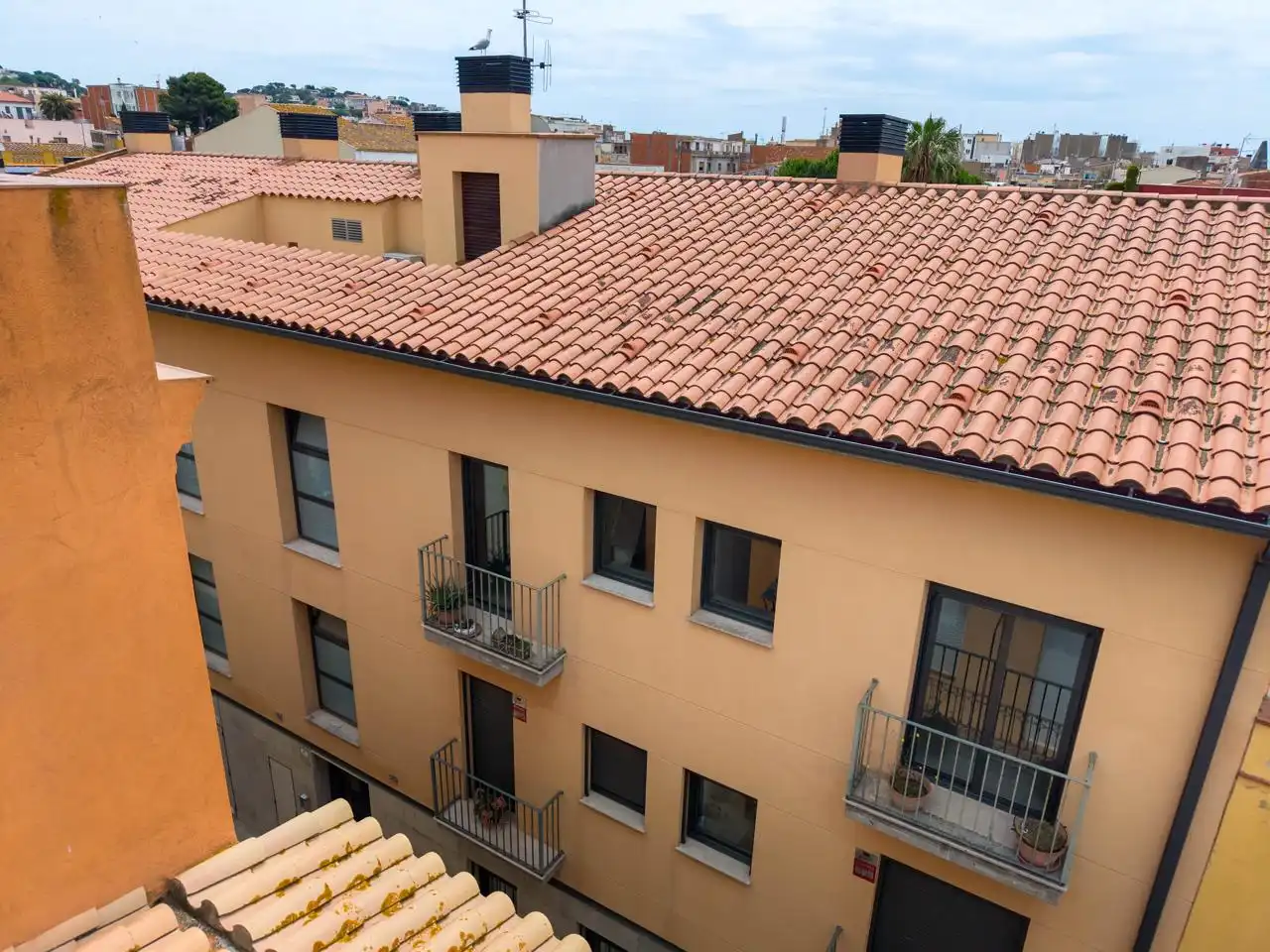 Vista exterior de Pis en venda en Sant Feliu de Guíxols amb Balcó