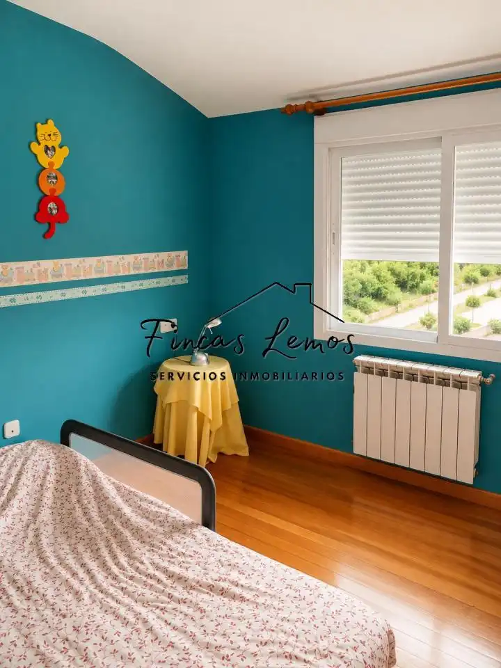 Bedroom of Flat for sale in Vimianzo  with Heating, Parquet flooring and Furnished