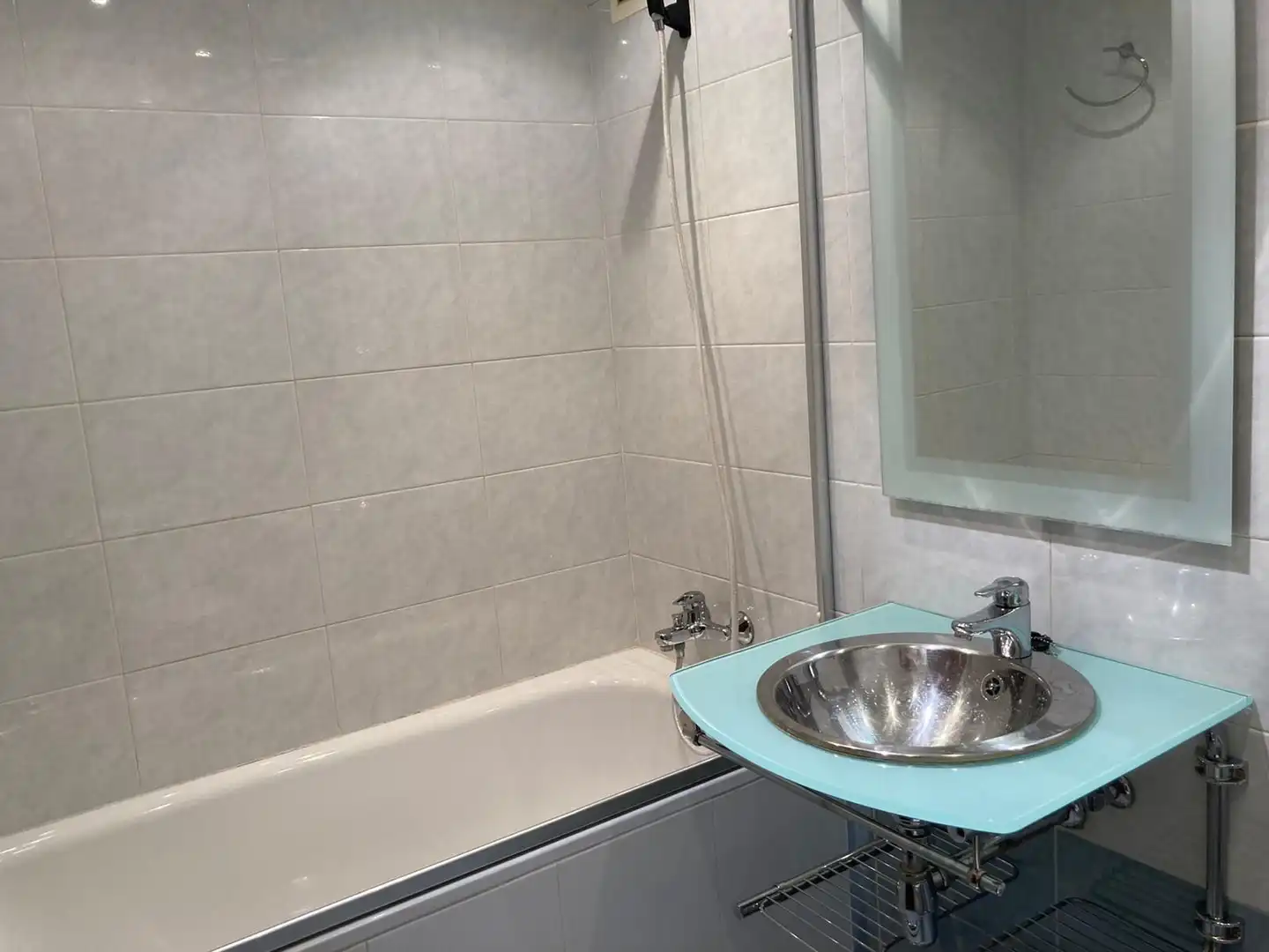 Baño de Piso de alquiler en Mollet del Vallès con Calefacción, Parquet y Amueblado