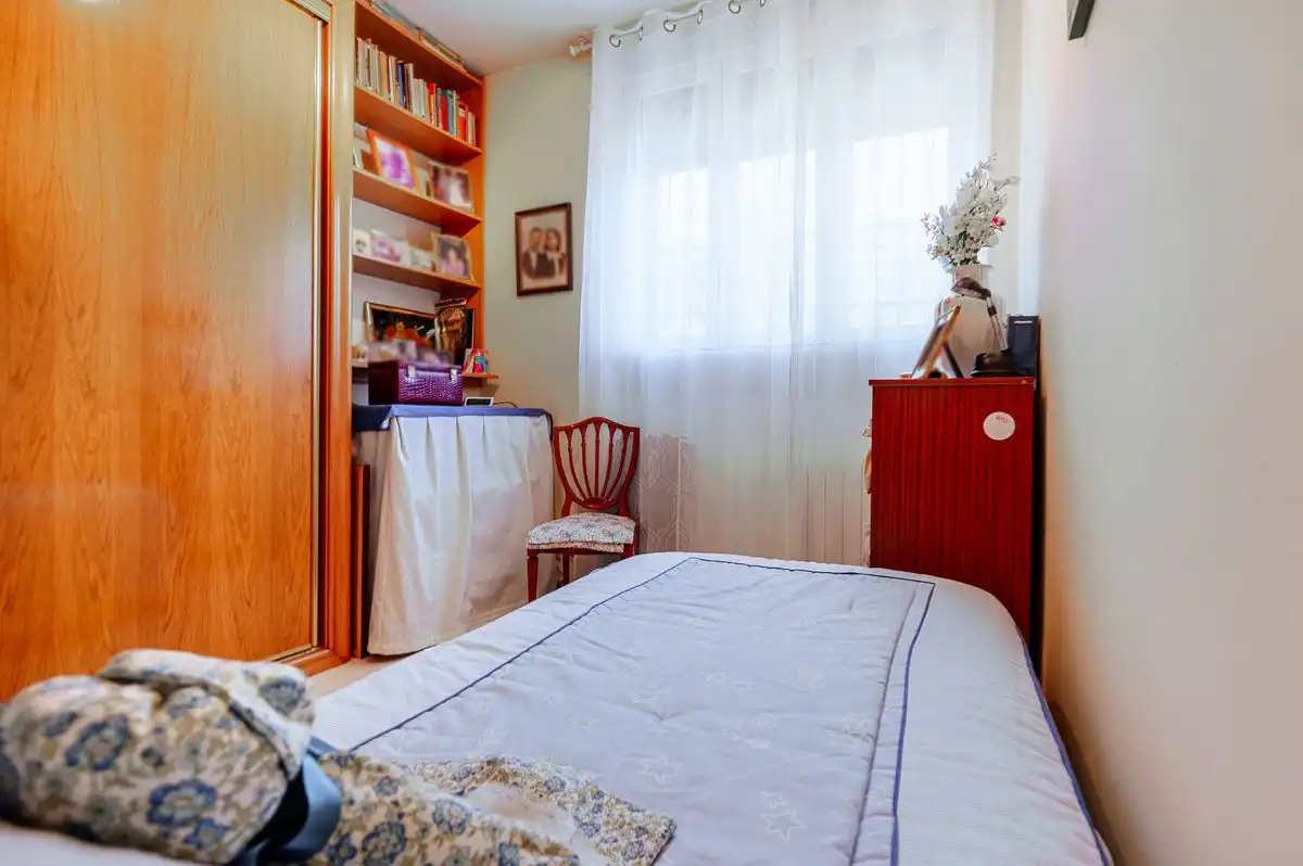 Schlafzimmer von Erdgeschoss zum Verkauf in Madrid mit Heizung