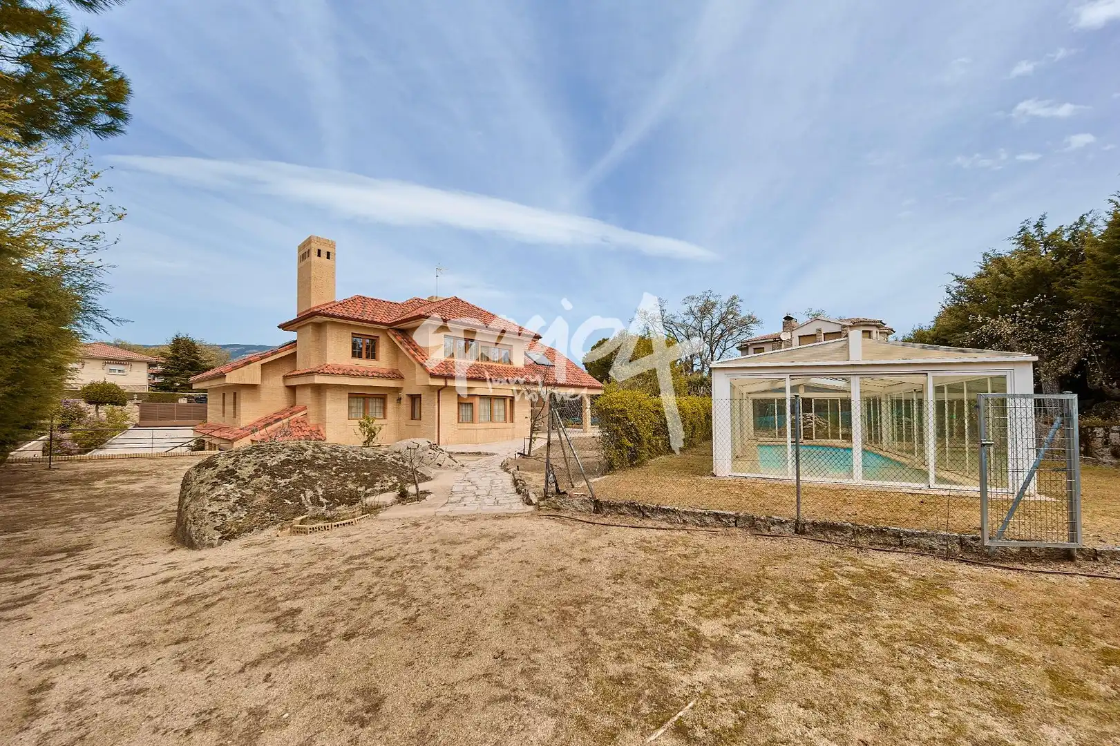 Vista exterior de Casa o xalet en venda en El Escorial amb Calefacció, Jardí privat i Terrassa