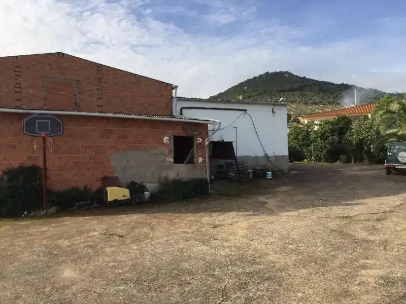 Vista exterior de Nave industrial en venta en Carbajo