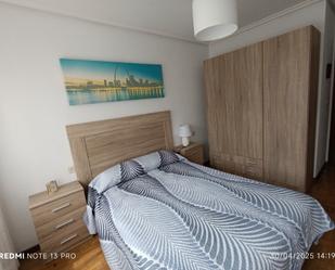 Bedroom of Flat to rent in Avilés  with Heating, Parquet flooring and Furnished
