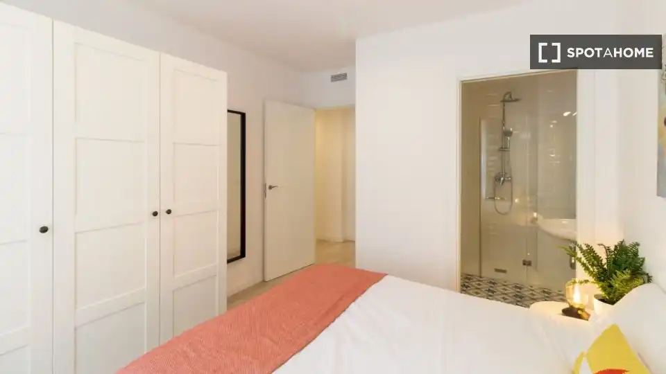 Appartamento con terrazza in affitto a Ciutat Vella, imagen 8