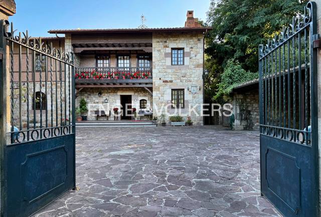 Casa-chalet en Venta en Los Reales en Arce