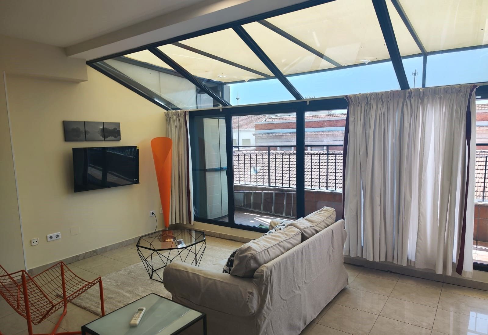 Living room of Attic for sale in  Madrid Capital  with Air Conditioner, Heating and Terrace