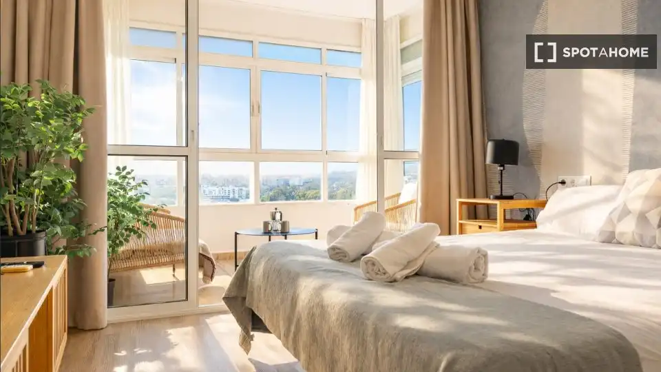 Habitación de Estudio para compartir en Torremolinos con Aire acondicionado, Terraza y Amueblado