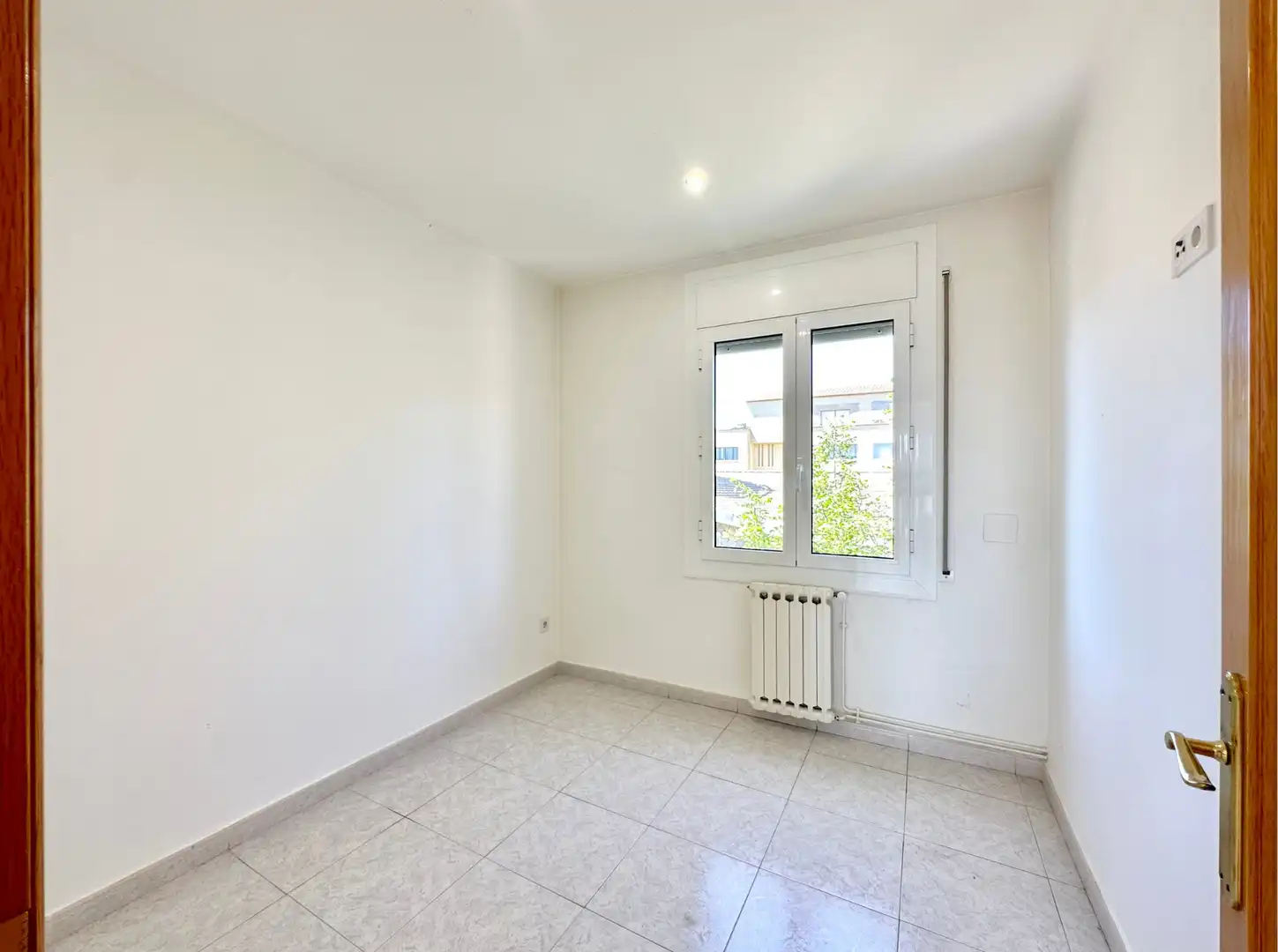 Schlafzimmer von Wohnung zum Verkauf in Torelló mit Heizung, Terrasse und Ofen