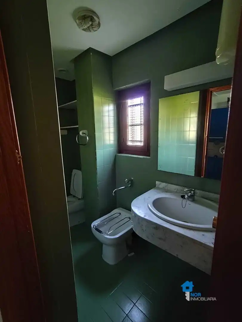 Bathroom of Commercial properties for rent in Liendo