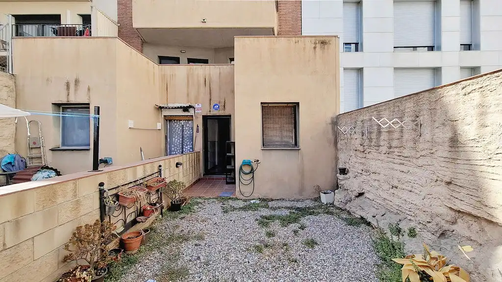 Vista exterior de Piso en venta en Terrassa