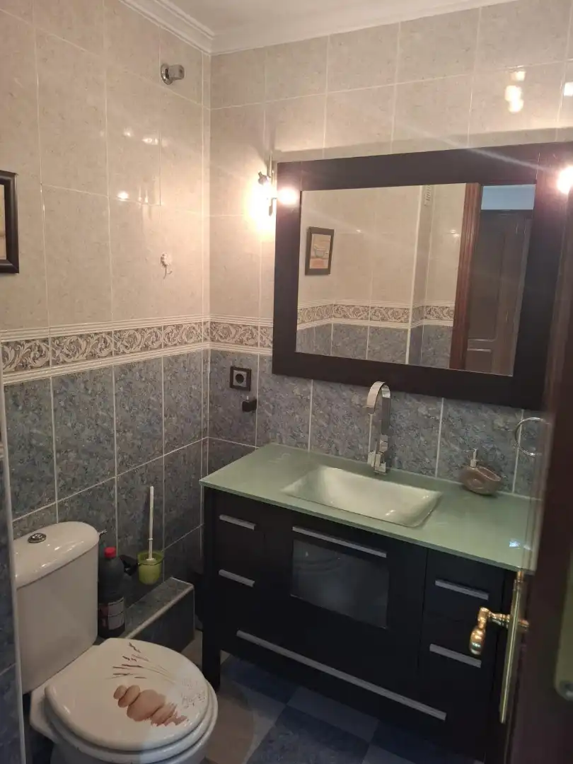 Bathroom of Flat for share in Córdoba  with Air Conditioner, Heating and Furnished