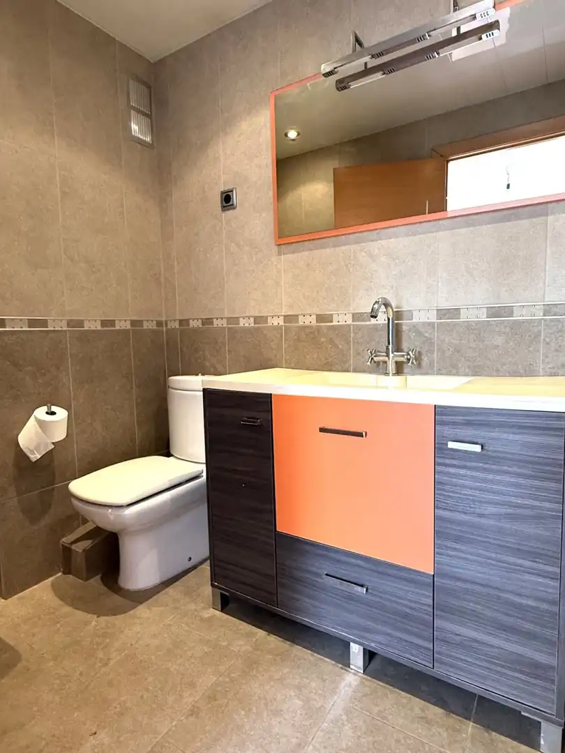 Baño de Piso en venta en Sant Boi de Llobregat con Aire acondicionado, Calefacción y Parquet