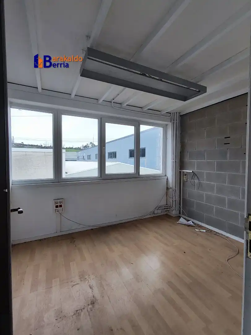 Nave industrial en venta en Santurtzi  con Alarma