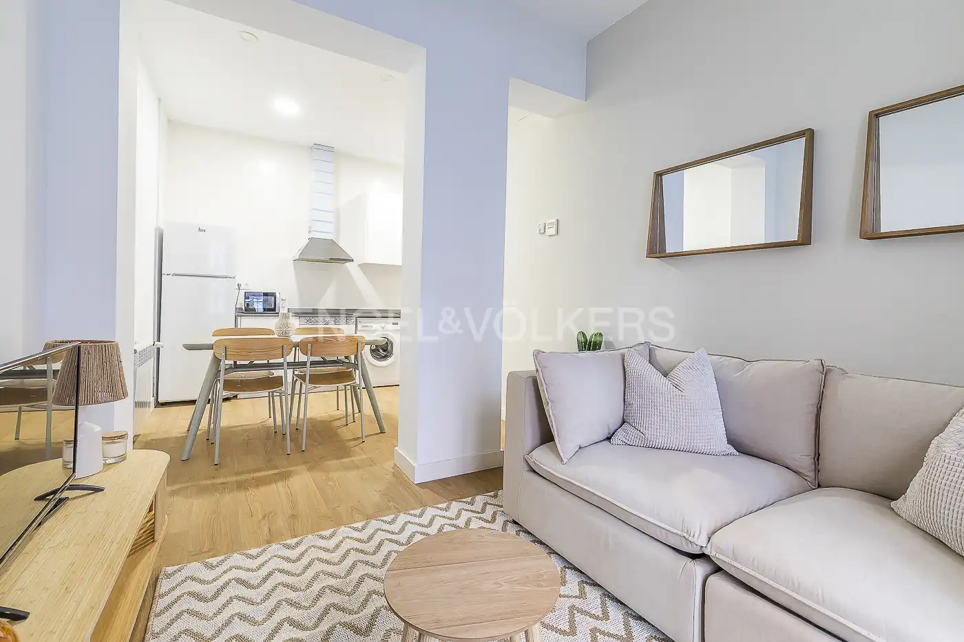 Sala d'estar de Apartament de lloguer en Madrid amb Aire condicionat, Calefacció i Moblat