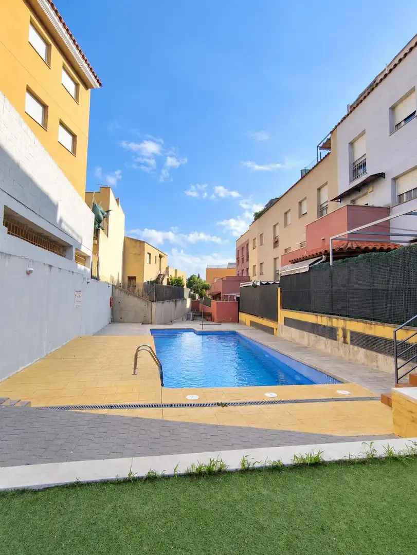 Piscina de Planta baixa en venda en Els Pallaresos, Tarragona