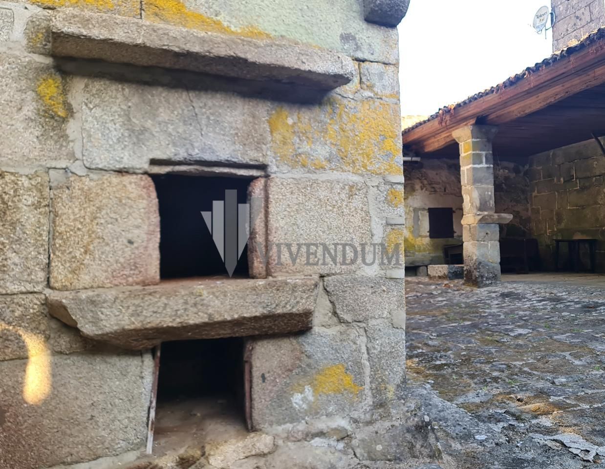 Vista exterior de Casa o xalet en venda en Cenlle amb Jardí privat, Terrassa i Balcó