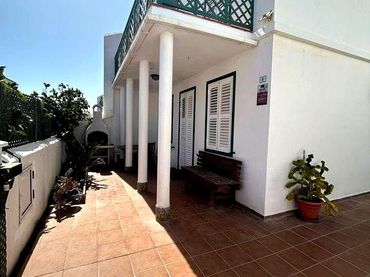 House with balcony for sale in De Ocira